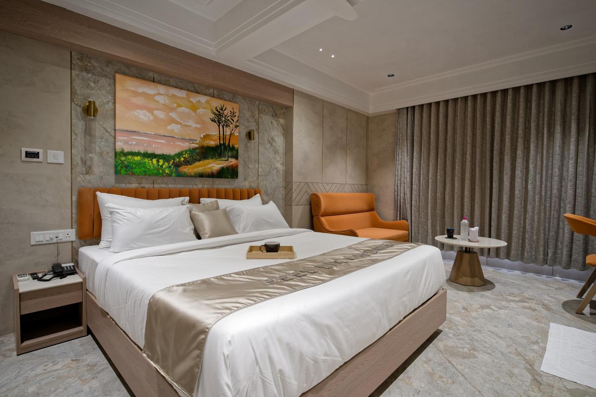 Golden Plaza Otel Amhedabad Dış mekan fotoğraf