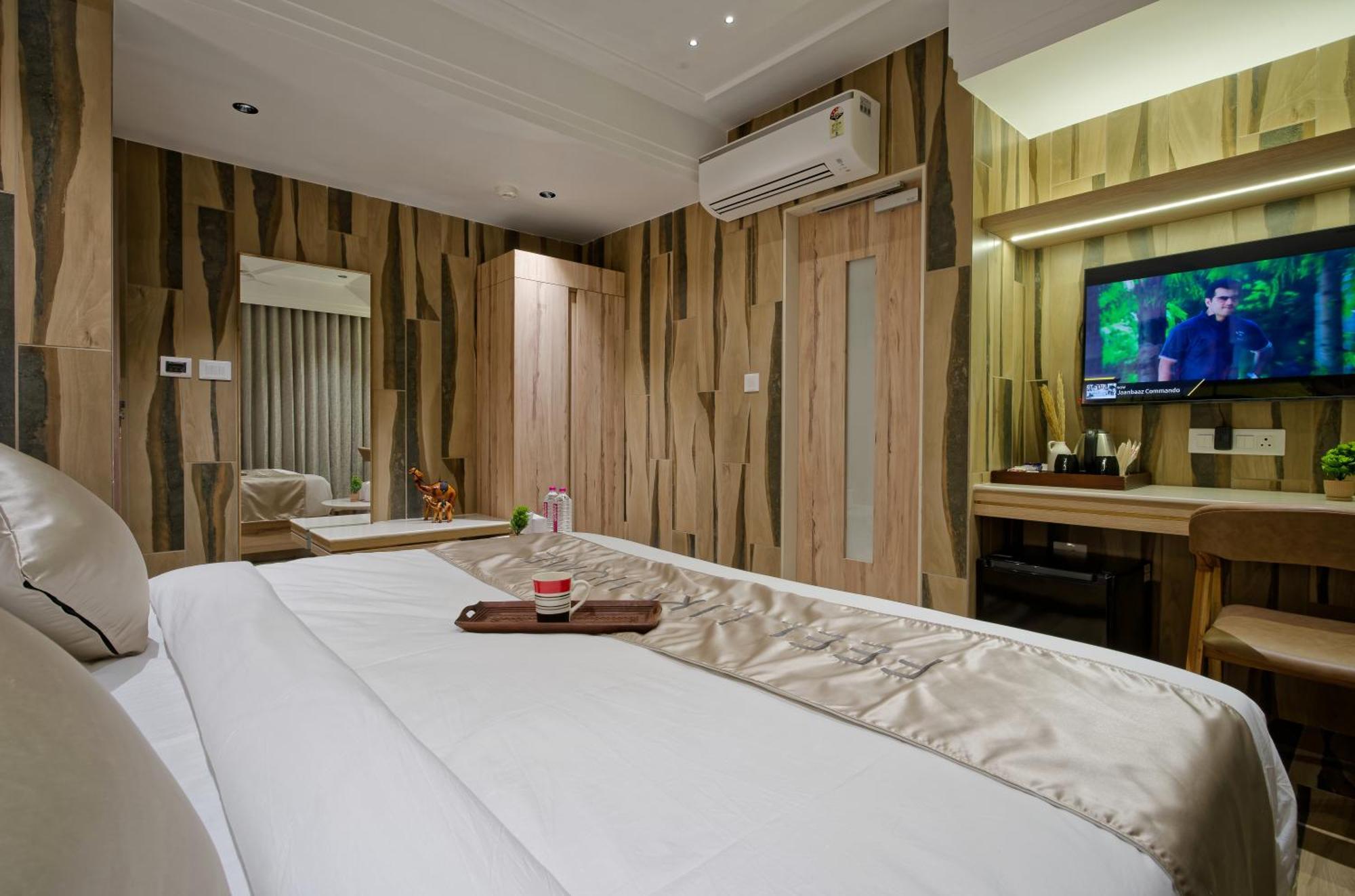 Golden Plaza Otel Amhedabad Dış mekan fotoğraf