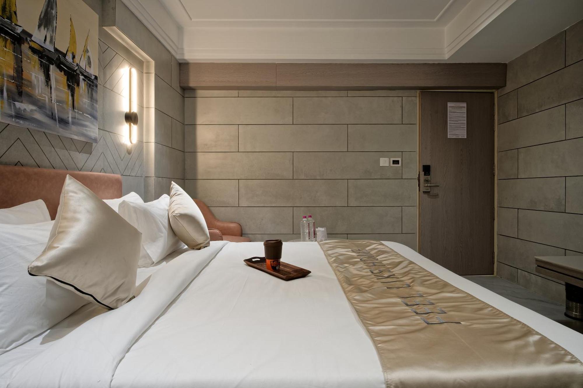 Golden Plaza Otel Amhedabad Dış mekan fotoğraf