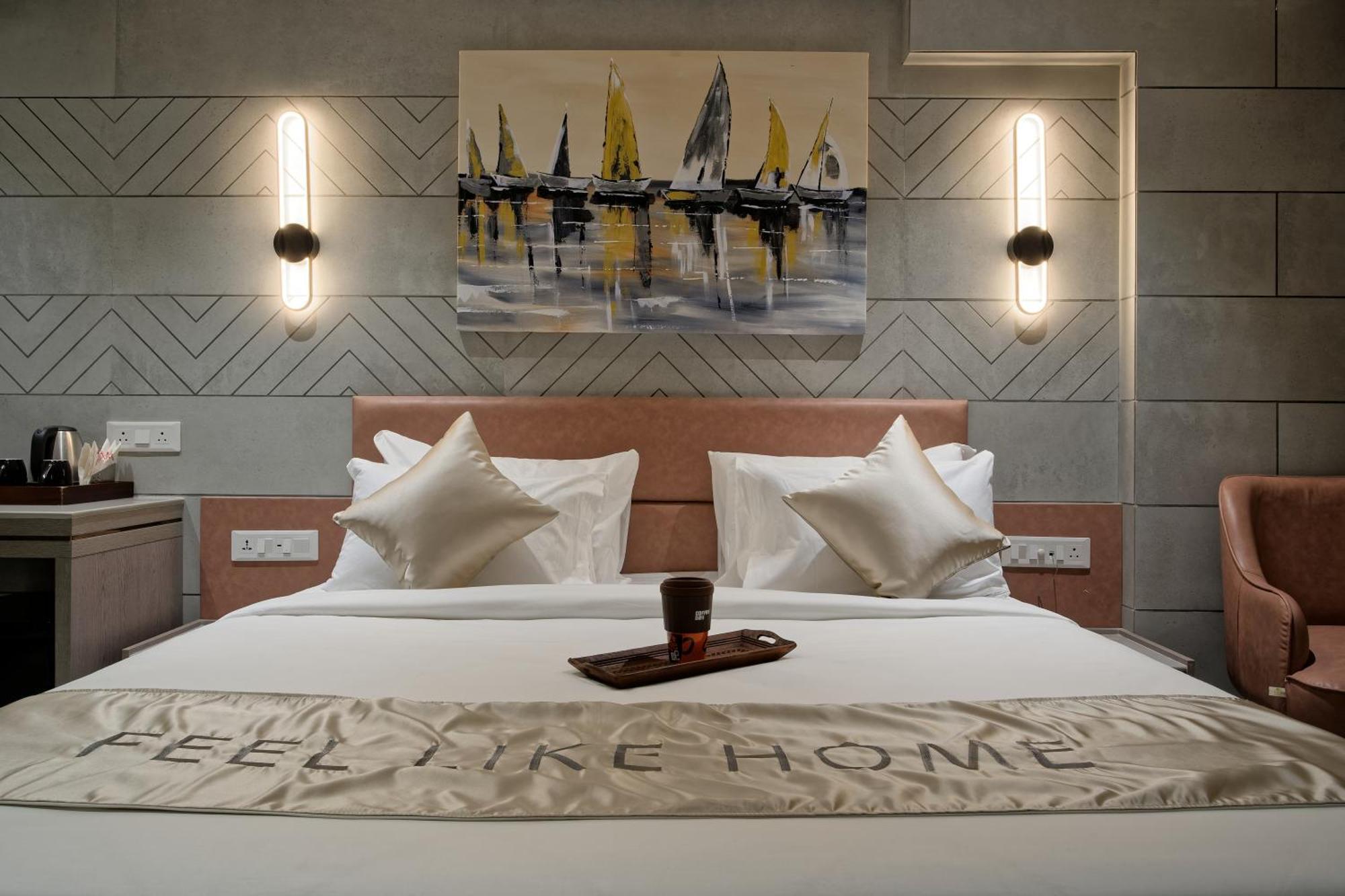 Golden Plaza Otel Amhedabad Dış mekan fotoğraf