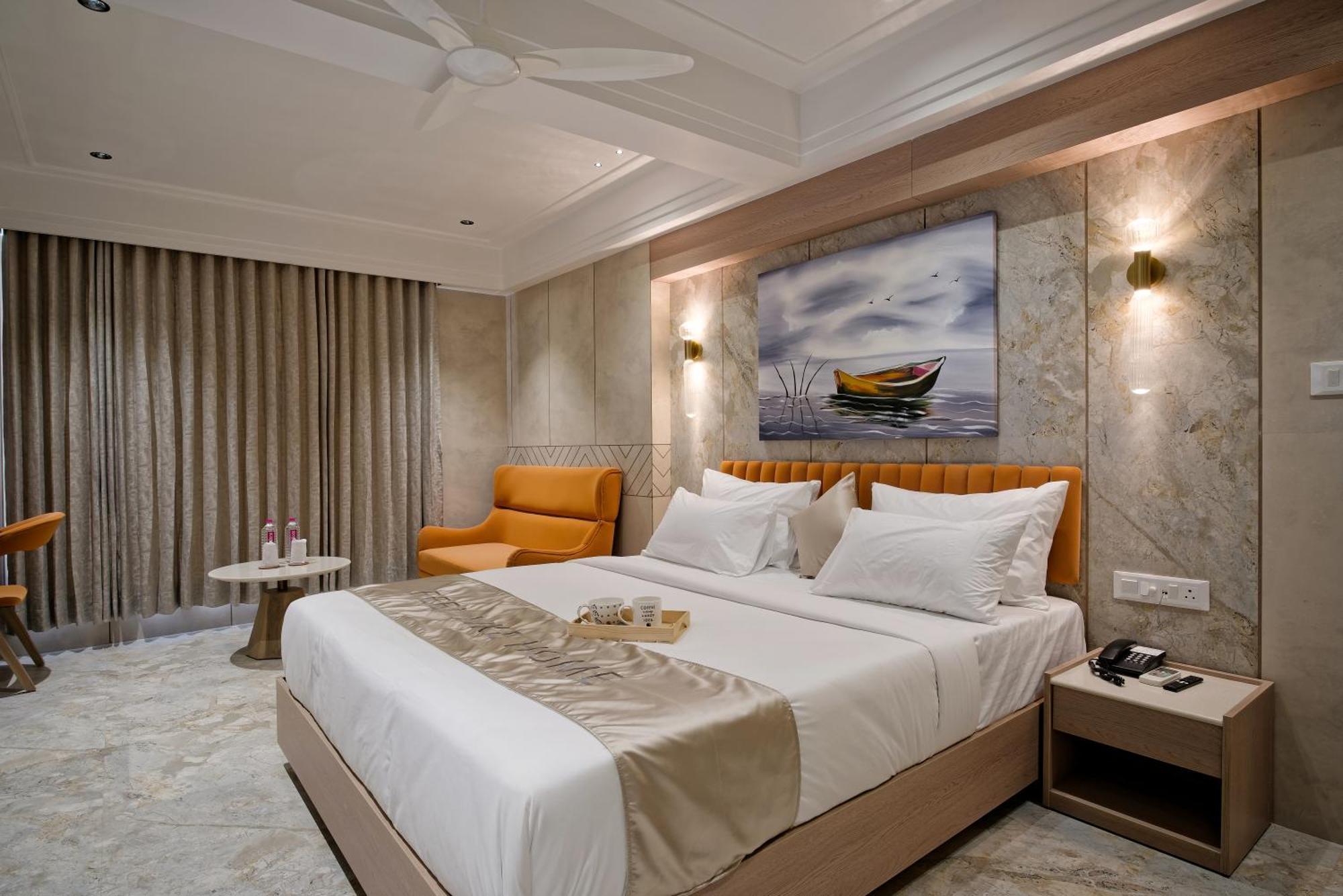 Golden Plaza Otel Amhedabad Dış mekan fotoğraf